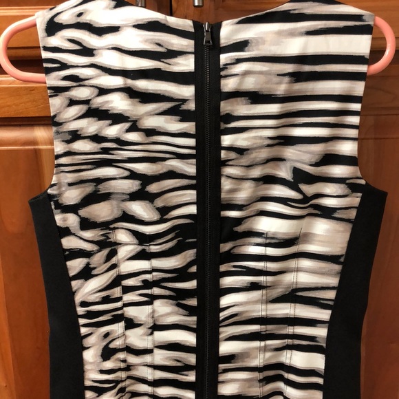 Elie Tahari Sleeveless Dress - Picture 4 of 8